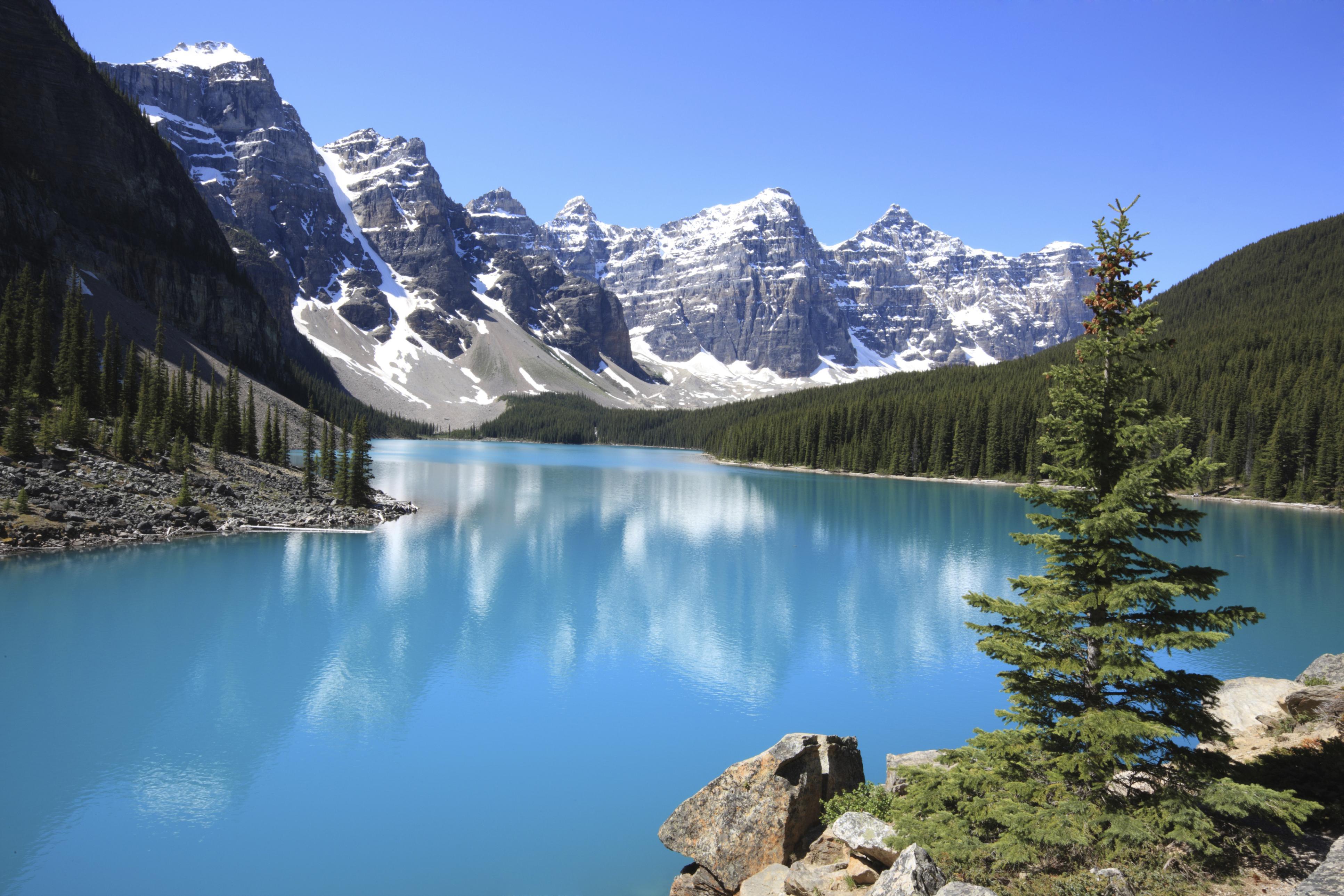 Rocky mountains and turquoise lake in Canada